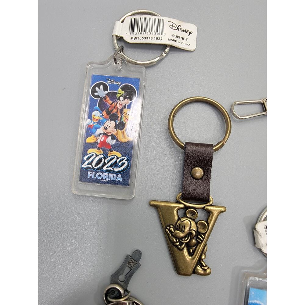 Walt Disney Keychains Lot - Picture 5 of 10
